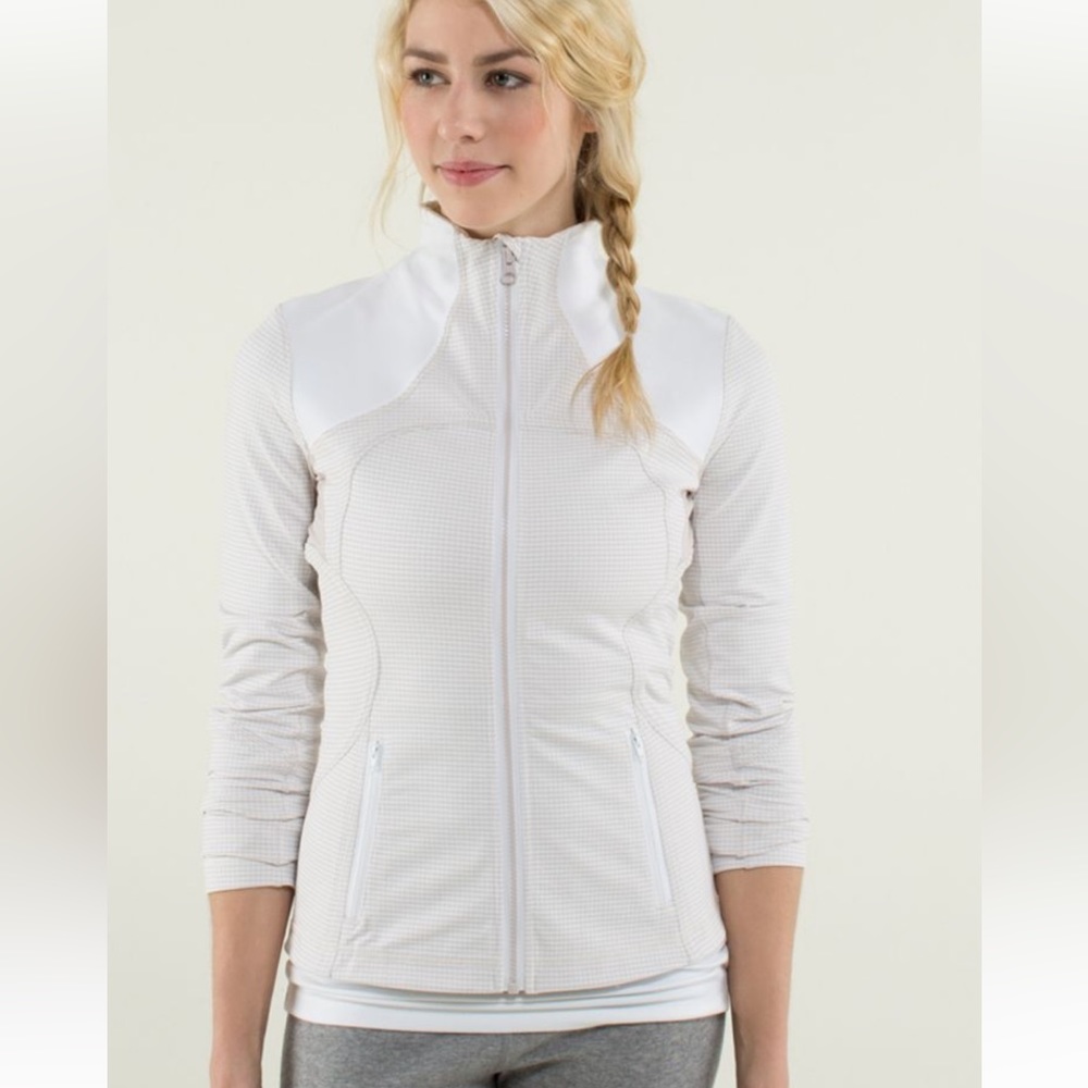 ❤️LULULEMON FORME JACKET-DUNE/WHITE-10❤️